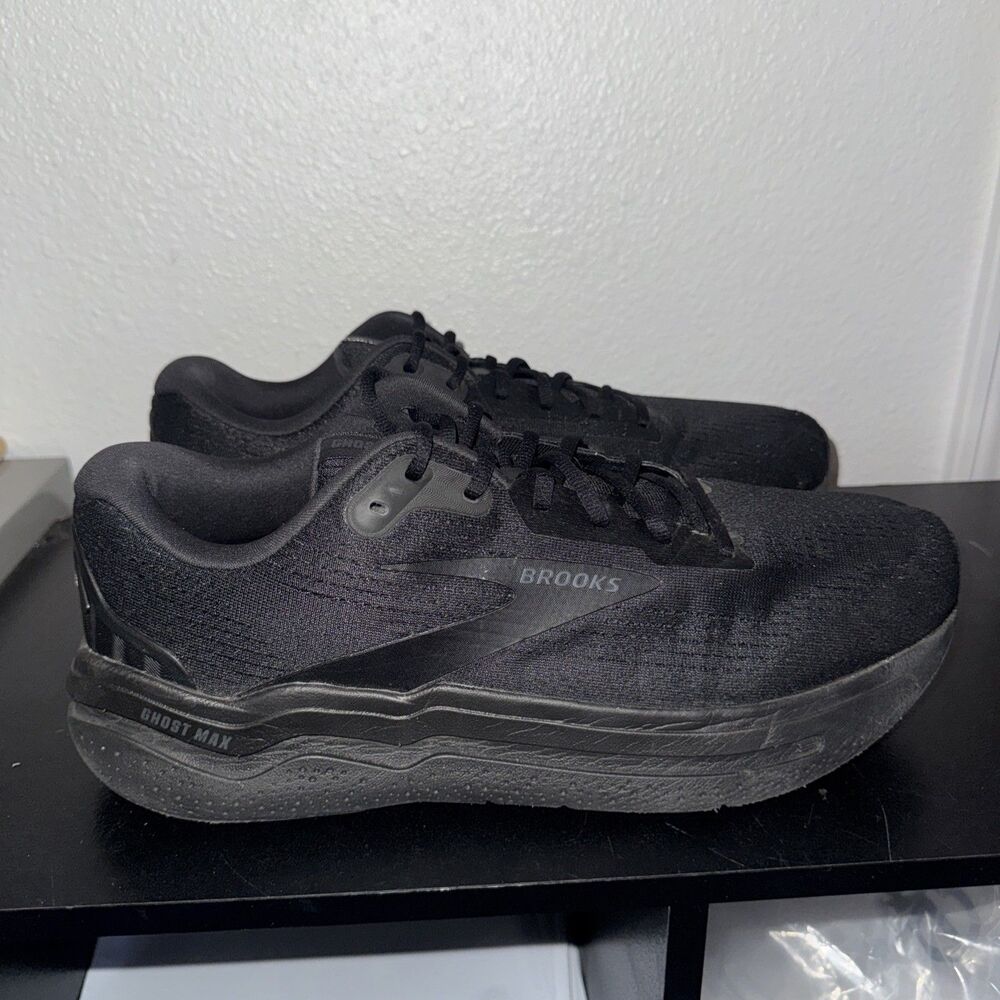 Men’s Brooks Ghost Max 3 Max Cushion Size 13 2E Wide Black Running Shoes